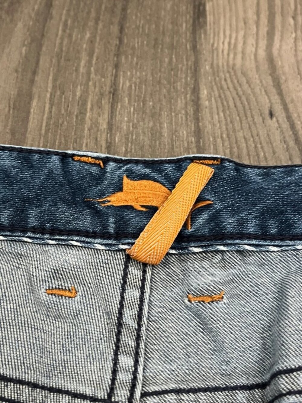 Tommy Bahama Jeans Men 42x30 Blue Authentic Fit Denim Straight Leg Relaxed Feel - Picture 4 of 15